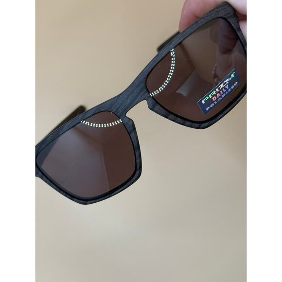 Oakley Holbrook XL Sunglasses, woodgrain frame, Prizm Daily Polarized lenses. - Picture 5 of 6